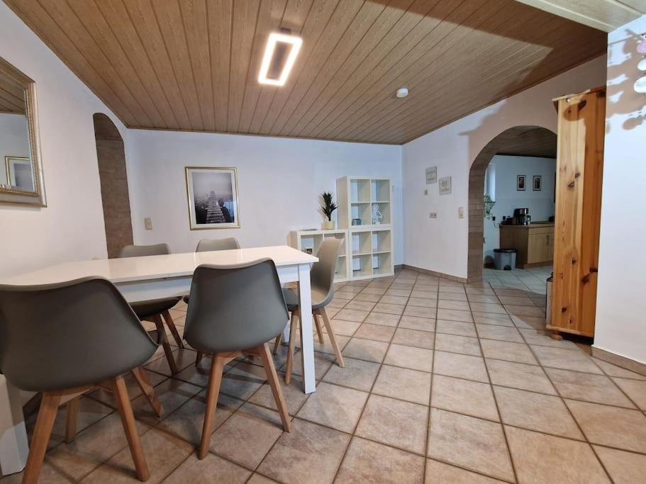 Grosszuegige Ferienwohnung 4+1 P. Büttelborn Esterno foto
